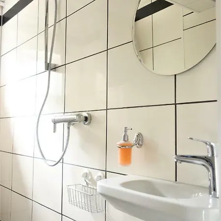 Schuster Apartment *